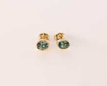 Load image into Gallery viewer, “Sekitsei” 10kt Yellow Gold Earrings