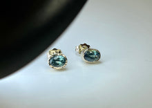 Load image into Gallery viewer, “Sekitsei” 10kt Yellow Gold Earrings