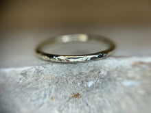 Load image into Gallery viewer, *MADE TO ORDER*Hammered 10k Green Gold Stackable Band